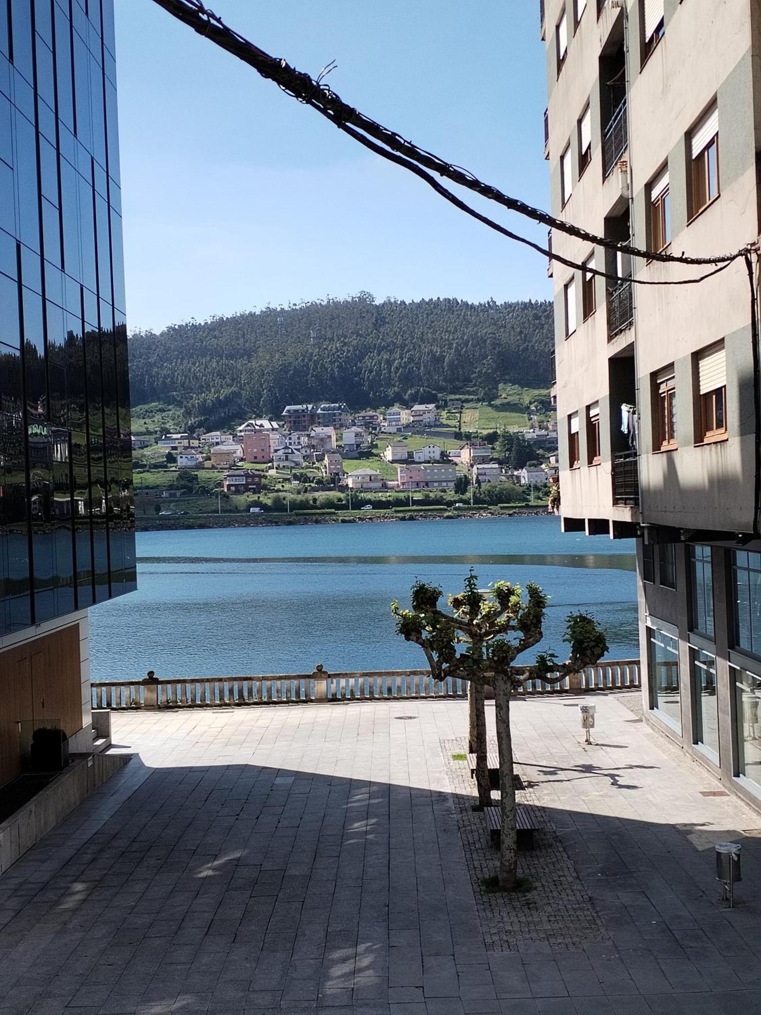 Yellow House Viveiro Εξωτερικό φωτογραφία